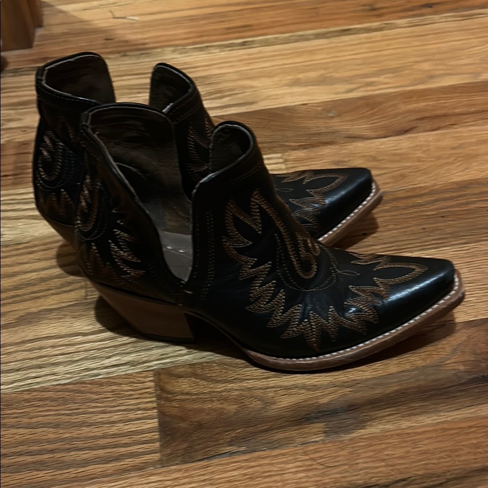 Ariat Western Ankle Boots